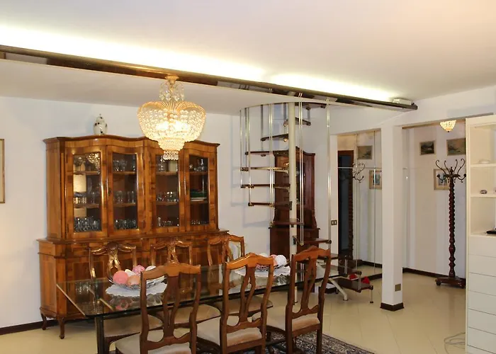 科尔特艾莫公寓 *